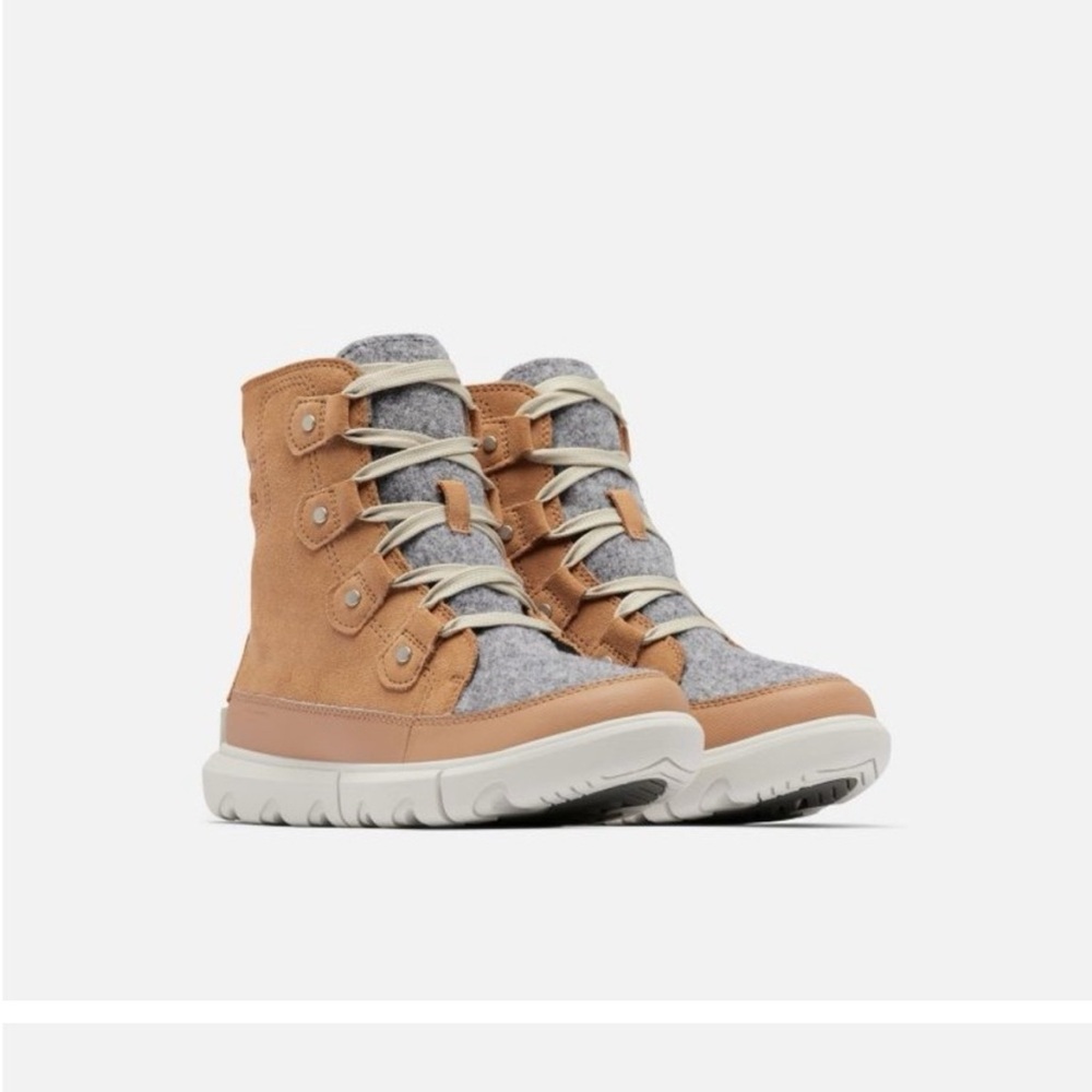 Sorel Tan and Gray Boots